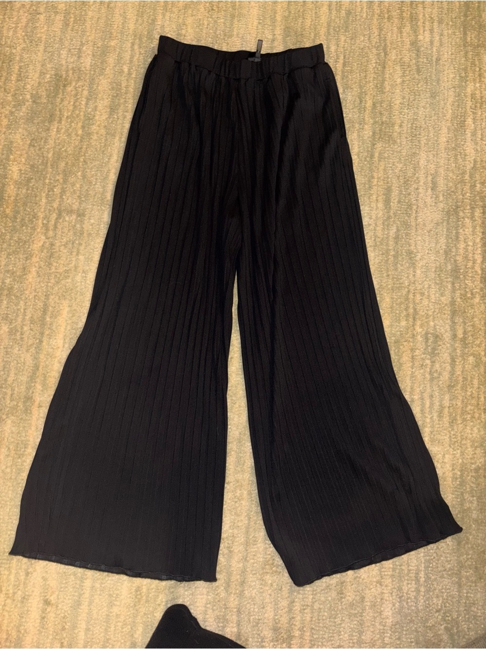 Donna Karan New York Black Pleated Wide-Leg Trousers